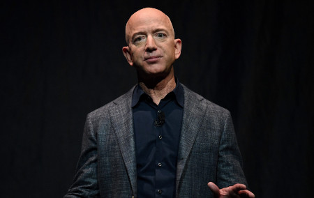 Jeff Bezos: Doanh nhân tuổi Mão đứng sau `đế chế` Amazon